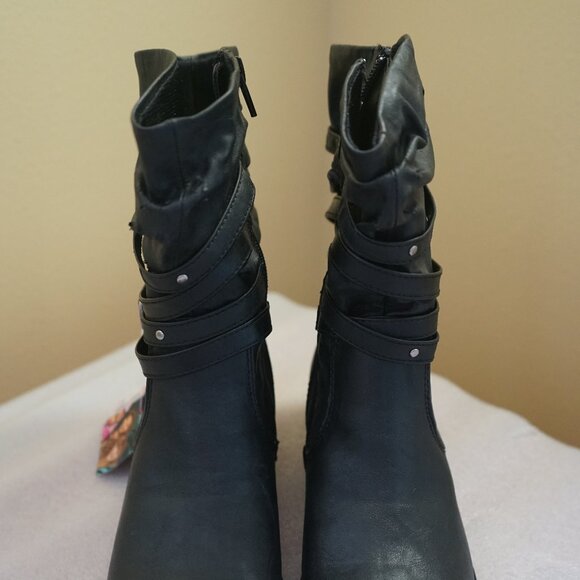 Retired: 2011 Disney Shake it Up Skid Resistant Girls Size: 5 1/2 Boots - Picture 2 of 12